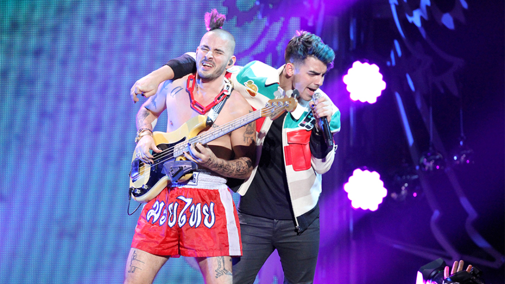 DNCE in concerto